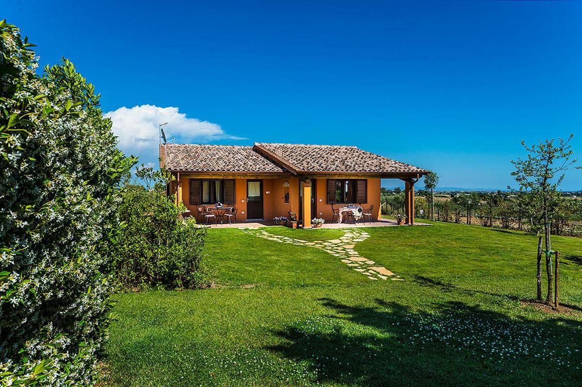 Agriturismo Poggio Di Maremma Pescia Romana Exterior foto