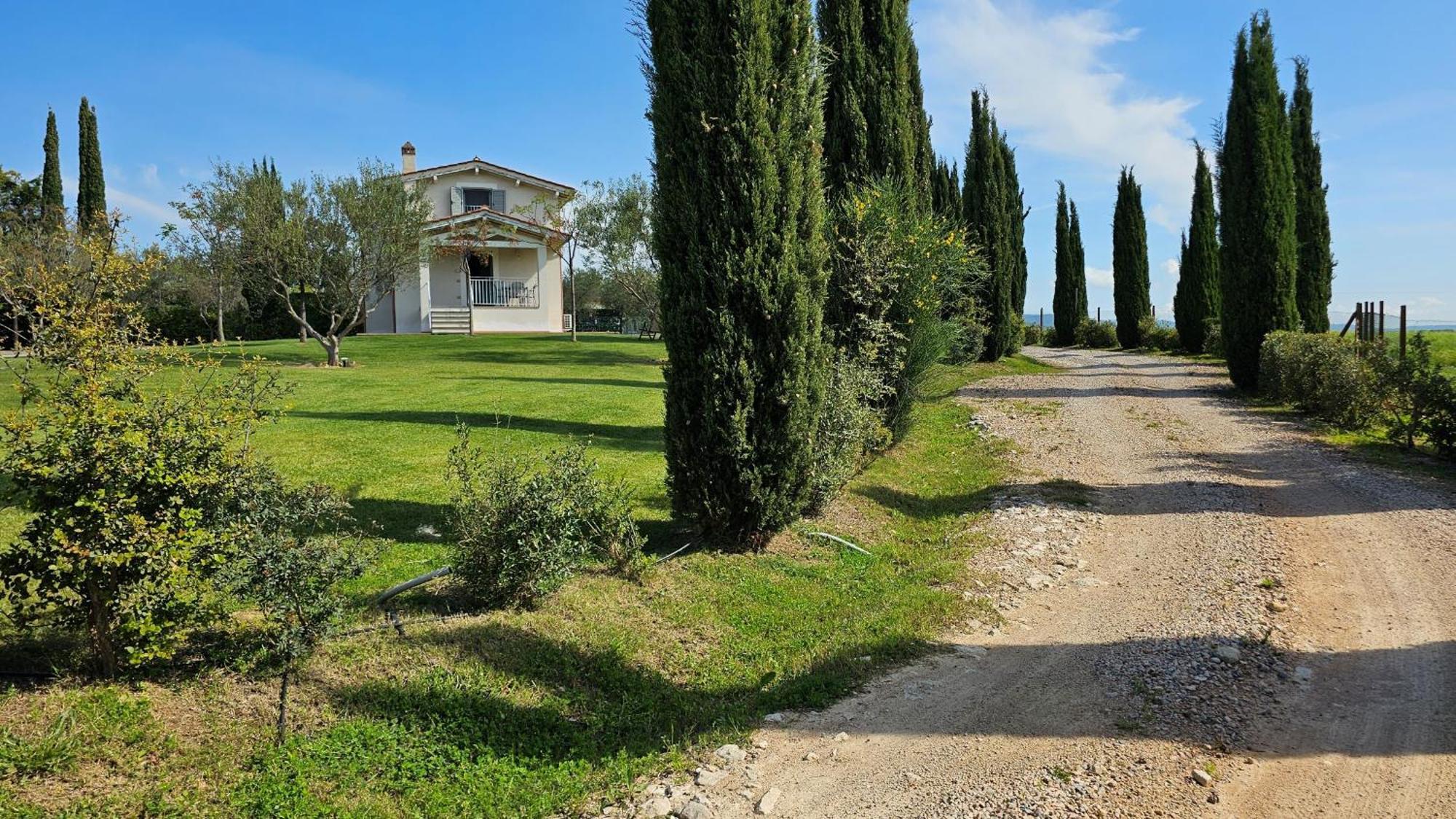 Agriturismo Poggio Di Maremma Pescia Romana Exterior foto
