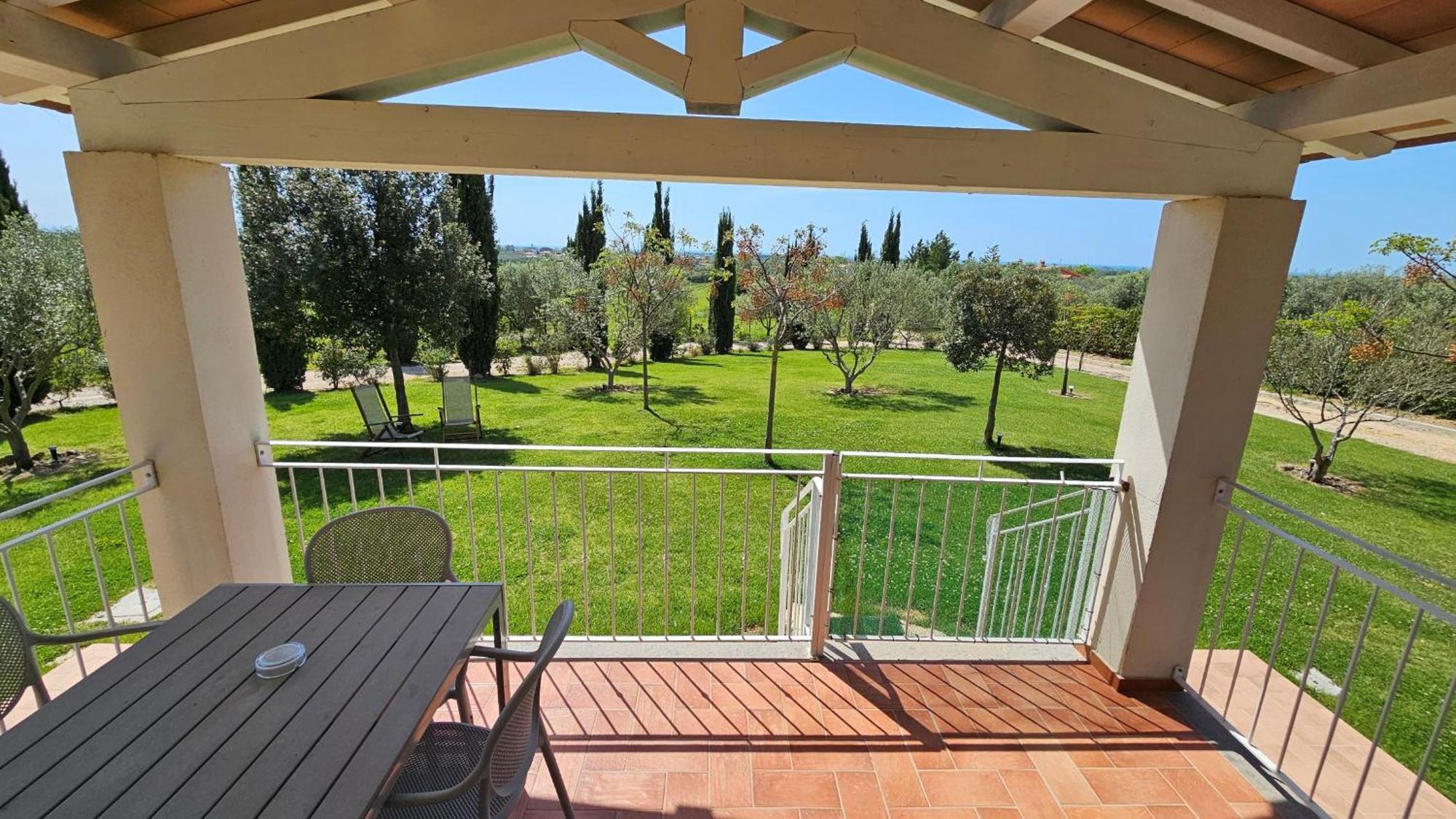 Agriturismo Poggio Di Maremma Pescia Romana Exterior foto